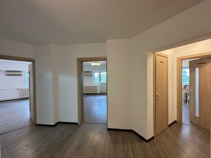 Apartament 6 camere de vanzare PIATA ALBA IULIA - Bucuresti