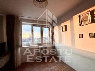 Apartament cu 2 camere, etaj intermediar in Iosefin langa Pompieri.