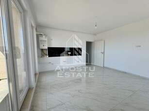 Apartament cu 2 camere, la asfalt, hotel IQ, etaj intermediar cu lift.