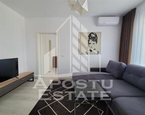 Apartament cu 3 camere, 2 bai, loc de parcare, bloc nou, Aradului