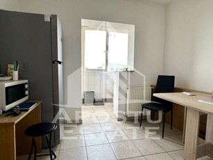 Apartament cu 3 camere, centrala proprie, zona Soarelui