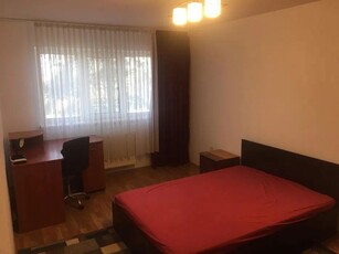 Apartament cu 3 camere de inchiriat