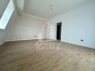 Apartament cu 3 camere, decomandat, terasa 50 mp, zona Planetelor