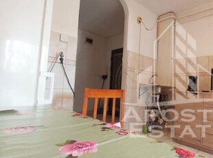 Apartament cu 3 camere decomandat zona Miorita