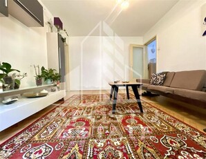 Apartament cu 3 camere, la parter, zona Girocului