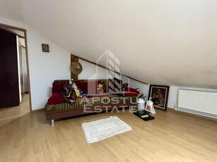 Apartament cu 3 camere, pe 2 niveluri, centrala proprie, Dambovita