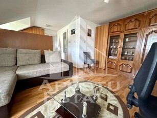 Apartament cu 3 camere, pe 2 niveluri, zona Girocului