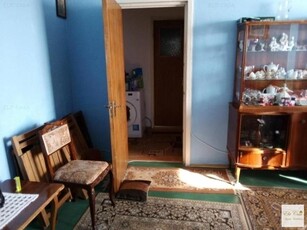 Apartament cu 3 camere semidecomandat, etaj 1/4, zona Tatarasi