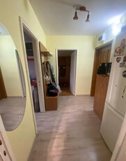 Apartament cu 3 camere semidecomandate Etaj 3 - Zona Marasesti