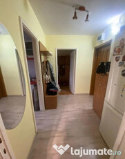 Apartament cu 3 camere semidecomandate Etaj 3 - Zona Marasesti