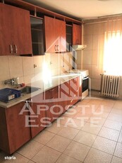 Apartament de vanzare 3 camere la cheie etaj 4 zona Rogerius