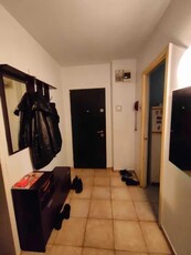 Apartament cu 4 camere, decomandat, etaj 1/4, zona Tatarasi