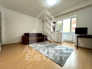 Apartament cu o camera, decomandat, zona Girocului