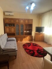 Apartament de 2 camere, 50 mp, decomandat, balcon, zona Titan