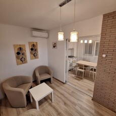 Apartament de 2 camere, decomandate, 60 mp, centrala, ac, zona Piata Sudului