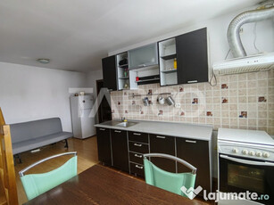 Apartament de vanzare decomandat 3 camere mobilate Valea Aur