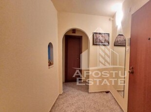 Apartament decomandat cu 2 camere, zona Lipovei