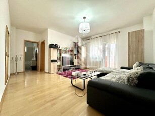 Apartament spatios cu 2 camere, centrala proprie, zona Dambovita