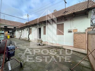 Casa 4 camere, anexe, teren generos zona Aradul Nou Cl. Timisorii