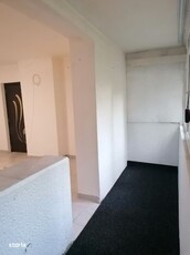 Apartament cu o camera, decomandat, mutare imediata, Podu Ros