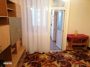 Apartament 3 camere etaj intermediar