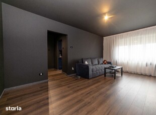 Apartament 3 camere Intim Piata Spitalului ,111 mp,et.1/4 ,decomandat