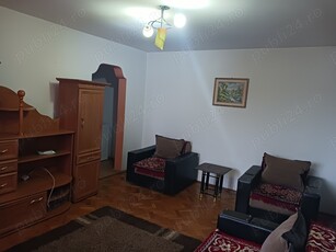 Inchiriez apartament