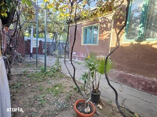 Apartament de 2 camere decomandate, zona Florilor