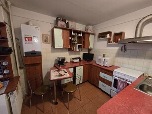 Tigarete. Apartament 3 camere 2 bai. Etaj 4 din 8. 82 mp