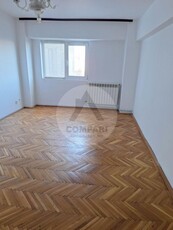 Vand apartament 3 camere Berceni