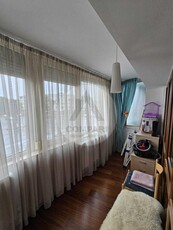 Vand apartament 3 camere Jiului