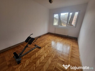 Vanzare apartament 4 camere decomandate, etaj 1, Tatarasi, Iasi