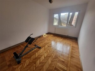 Vanzare apartament 4 camere decomandate, etaj 1, Tatarasi, Iasi