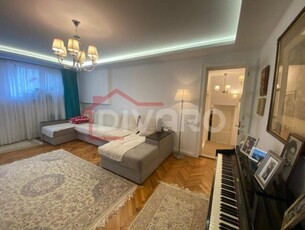 Vanzare apartament mobilat/utilat renovat trei camere vila Cotroceni Arenele BNR