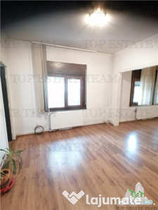 Apartament 3 camere in vila zona Polona