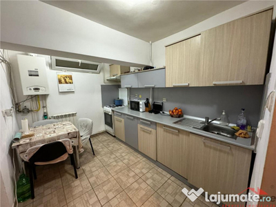 Apartament 3 camere, zona Centrala, etaj 7 cu lift, CT, izol