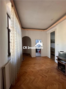 Apartament de vanzare 4 camere Parcul Carol