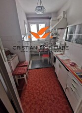 Apartament 2 camere, etaj 2, bloc de caramida, zona Bulevard!