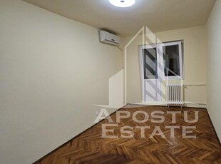 Apartament cu 3 camere, etaj intermediar, zona Dacia