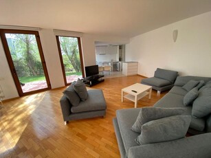 Apartament deosebit cu curte proprie si 2 locuri de parcare