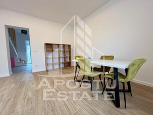 Apartament la casa cu 3 camere si 2 bai, tip penthouse, zona Gh Lazar