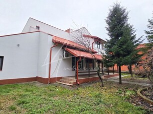 Casa Rosu, Chiajna, vila cu arhitectura frumoasa si teren ge