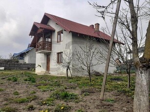 Pitesti Bascov 5 km oras Casa spatioasa 4 camere, P+M, teren 635 mp