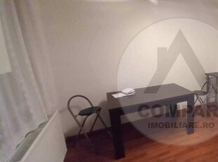 Vand apartament 3 camere Lotrului