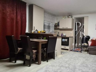 Apartament 2 camere, mobilat complet, 2 parcari, ETAJ 1! Zona VIVO!