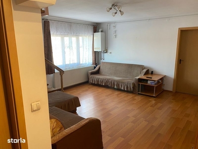 Apartament 3 camere 92 mp. cu balcon, zona Rahova