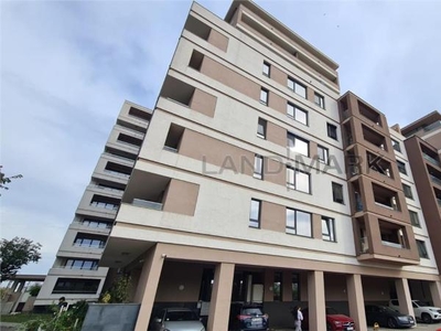 APARTAMENT 3 camere la alb, decomandat, in North Star Residence