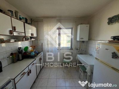 Apartament 3 camere zona Andrei Muresanu