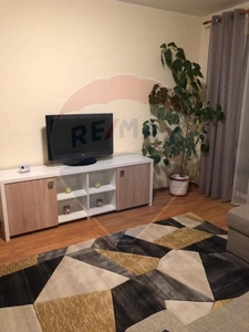 Apartament cu 3 camere de vanzare in zona Central, pe strada Unirii