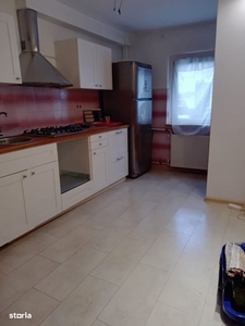 Apartament de vanzare 3 camere 2 bai tip PC zona Rogerius 65 utili